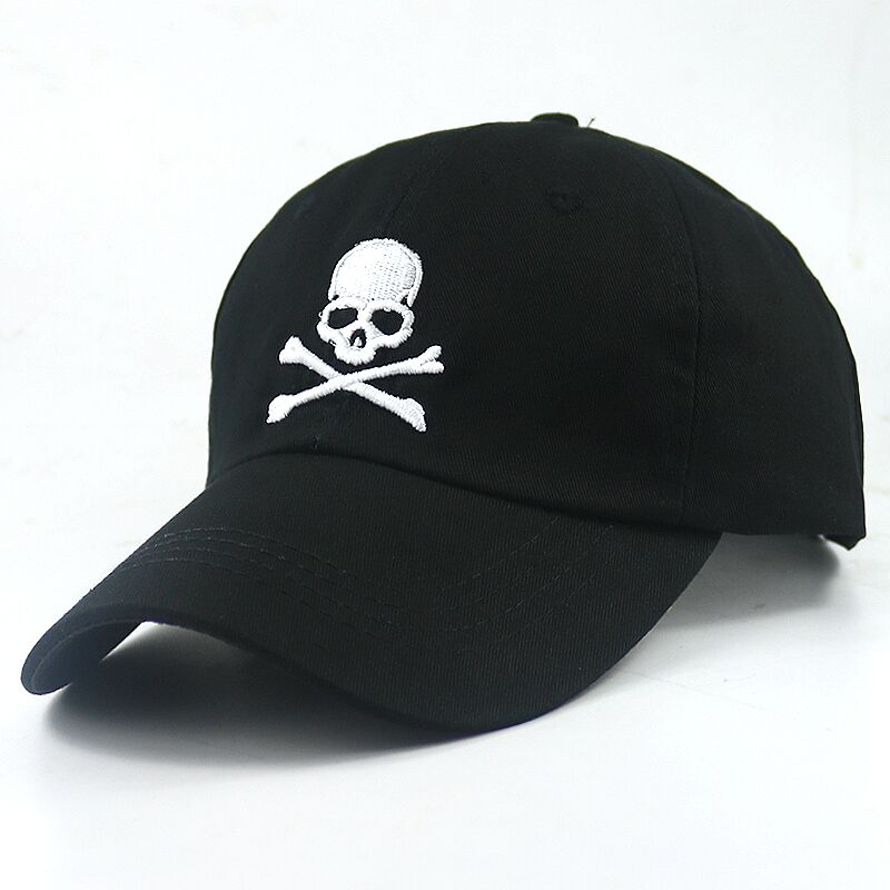 Casquette-Tete-de-Mort-Julene-a